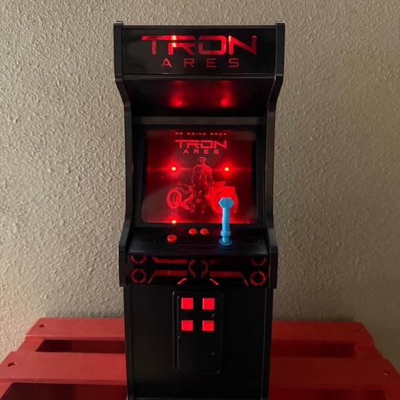 Disney Tron Ares Light-Up Arcade Popcorn Bucket Regal Exclusive NEW - Picture 6 of 7
